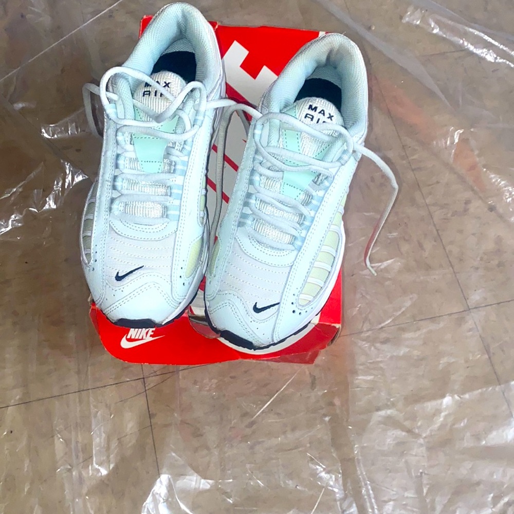 Air maxes